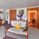 Les Hirondelles Apartment